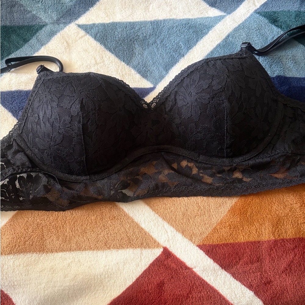 Victoria’s Secret PINK Black Lace Underwire Push-Up Bra - Women Intimates